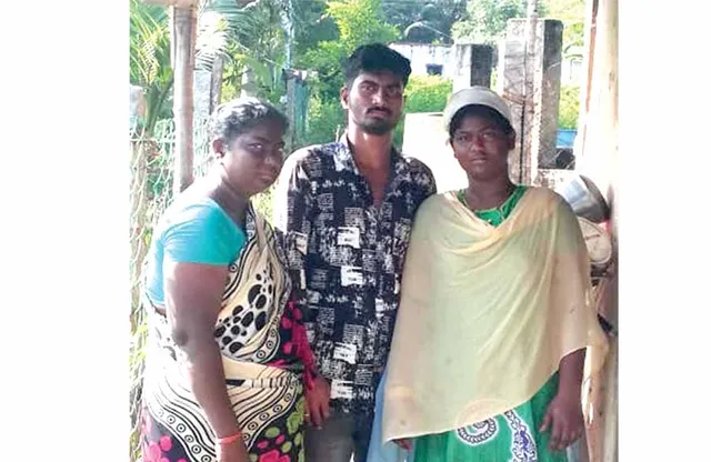 ஊருக்குள் வீடு கட்டியதால் நிர்வாண சித்ரவதை! -மலைக்குறவர் குடும்பம் படும் பாடு!