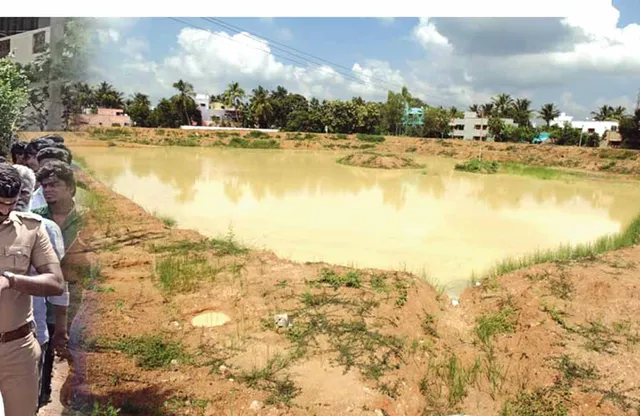 தூர் வாரும் பணி! சேறு வாரி இறைக்கும் அ.தி.மு.க. - தி.மு.க.