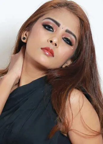டைரக்டரை சந்தேகப்பட்டேன் -புதுமுக நடிகை ஓப்பன் டாக்!