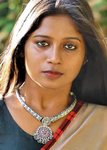 நான் அப்படிப்பட்டவளா? -சீறும் சின்ன நடிகை!