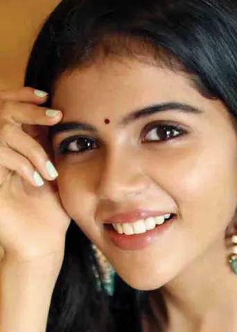 ஹீரோயின் மகளின் "தாராளம்'