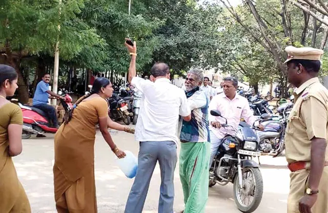 குறைதீர்ப்பு முகாமா? தீக்குளிப்பு முகாமா? மக்களை வதைக்கும் அதிகாரிகள்!