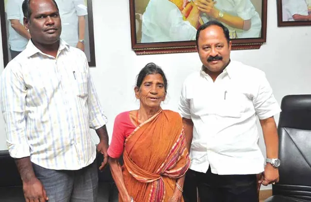 செல்லாத நோட்டுகளுடன் உயிர்ப் போராட்டம்! மூதாட்டிக்கு உதவிய எதிர்க்கட்சி எம்.எல்.ஏ! நக்கீரன் ஆக்ஷன் ரிப்போர்ட்