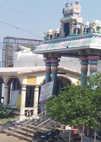 உறவுகளை சேர்த்துவைக்கும் உமையொருபாகன்! - எஸ்.பி. சேகர்