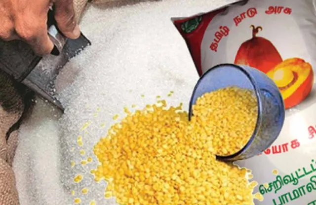 ஏழைகளின் வயிற்றில் அடிக்கும் ரேஷன் பொருட்கள் ஊழல்! -"முட்டை' பாணியில் மெகா மோசடி!