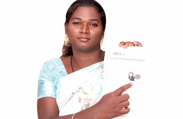 சிக்னல்  : திருநங்கையின் சட்டப் போராட்டம்!