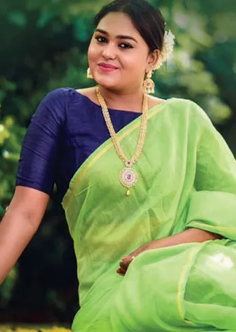 கோலிவுட்டை கலக்கும் காம்பியரிங் கேர்ள்ஸ்!