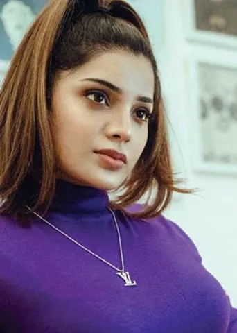 சிக்குனா குளோஸ் -அலறும் ஆத்மிகா!