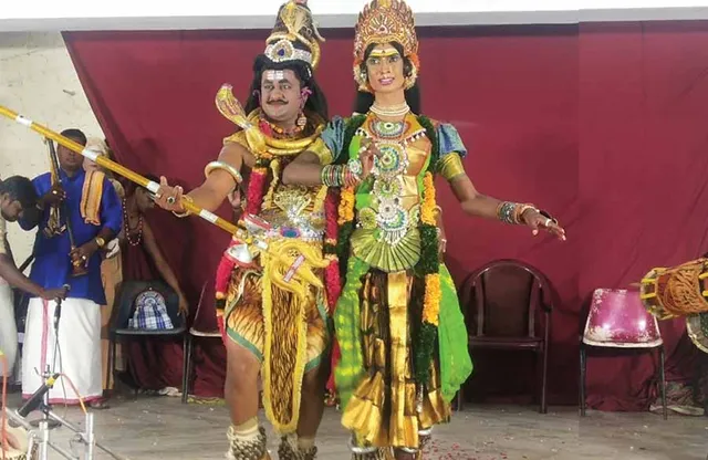 எங்க பொழப்புல மண்ணு விழுந்துடுச்சே…!’’ கலங்கும் நாட்டுப்புறக்கலைஞர்கள்