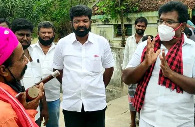 குடுகுடுப்பைக்காரர்களின் ‘நமக்கு நாமே’!