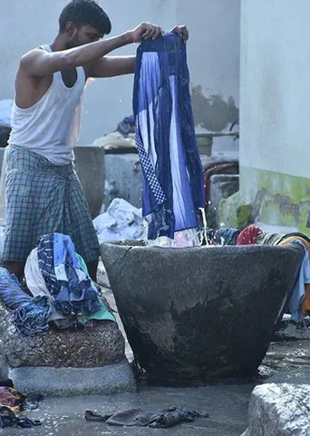 வாழ்வாதாரம் இழந்தோரிடம் கட்டாயக் கடன் வசூல்! -மக்களுக்காக குரல் கொடுக்கும் கம்யூனிஸ்ட்!