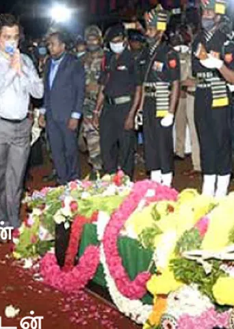 சிக்னல்  ரேஷன் அரிசி கடத்தலை மடக்கிய போலீசார்!