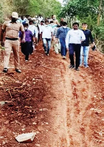 நக்கீரன் செய்தி எதிரொலி! புதிய சாலையில் பயணிக்கும் மலை கிராம மக்கள்!