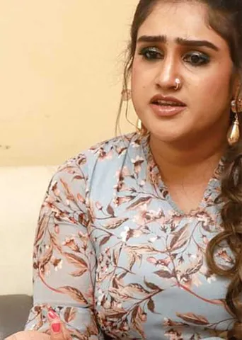 வனிதாவின் தில்லாலங்கடி! உமன் போலீஸின் உட்டாலக்கடி!