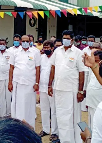 பஞ்சாயத்துக் கூட்டும் அ.தி.மு.க. நிர்வாகிகள்! திணறும் எடப்பாடி!