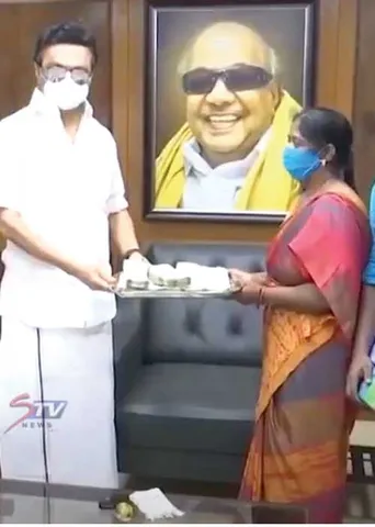 சிக்னல்  அறிவாலயத் தொண்டருக்கு நிதியுதவி!