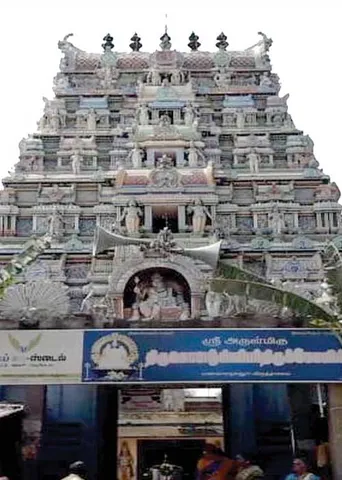 கோவிலுக்குள் மான்கறி! விரக்தியில் பக்தர்கள்!