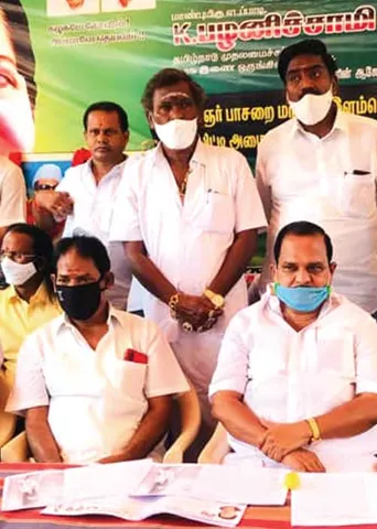 கட்சிக்காரன் சொல்வதைச் செய் இல்லேன்னா டிரான்ஸ்டர்! - அதிகாரிகளை மிரட்டிய மா.செ.!
