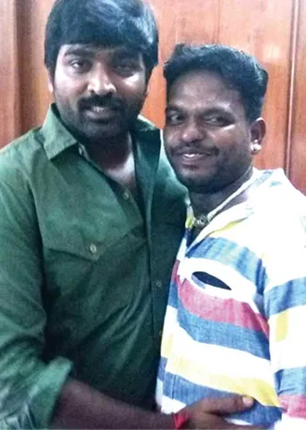 சிக்னல் அனைவரையும் கலங்க வைத்த டீச்சரம்மா!