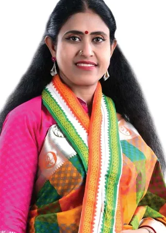 குஷ்பு வழியில் நானா? விளாசும் விஜயதரணி!