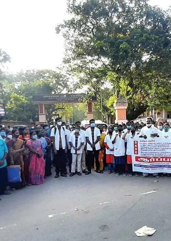அரசு மருத்துவக் கல்லூரியில் தனியார் கட்டணம்! -ஏழை மாணவர்களின் வாழ்வில் விளையாடும் எடப்பாடி