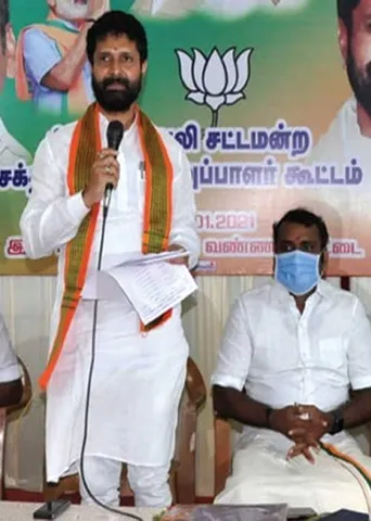 பட்டா போடும் பா.ஜ.க.! உறுமும் அ.தி.மு.க.!