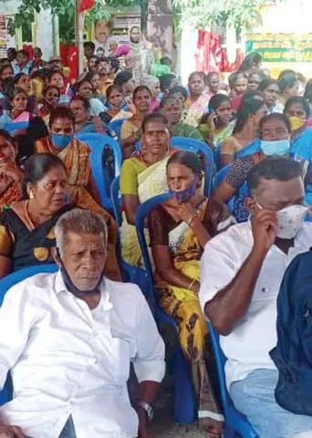 தூக்கிவீசிய மாநகராட்சி! பரிதவிக்கும் தூய்மைப் பணியாளர்கள்!