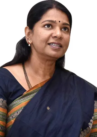 யார் பி டீம்? - விளாசிய கனிமொழி