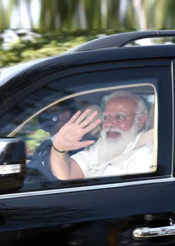மோடி விசிட்! அதானி ஹேப்பி!