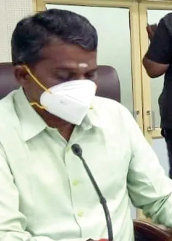 அமைச்சரை போட்டுக் கொடுத்த ஆட்சியர்! - ஆய்வூக் கூட்டத்தில் பரபரப்பு!