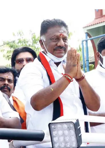 வார்த்தைகள் மவுனம்! பேசும் பணம்! போடியில் வியூகம்!