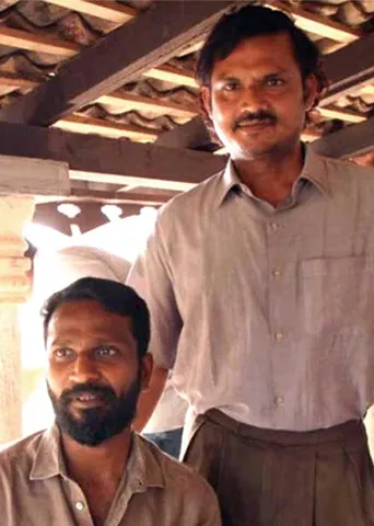 உடையும் கனவுகள்... துளிர்க்கும் மனிதம்...