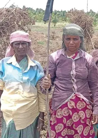 மோடியின் 7 ஆண்டு! கறுப்புக்கொடியால் வரவேற்ற விவசாயிகள்!