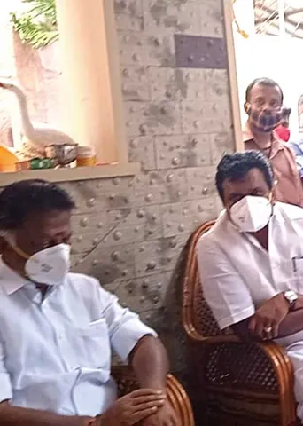 சிக்னல் அ.தி.மு.க. எம்.பி. ஏற்படுத்திய நெருக்கடி!