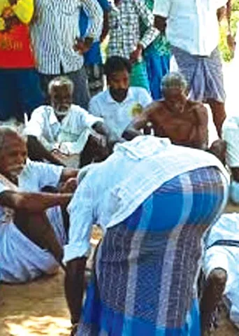 காலில் விழ வைத்தது யார்? -ஊர்ப் பஞ்சாயத்தும் உண்மைகளும்!