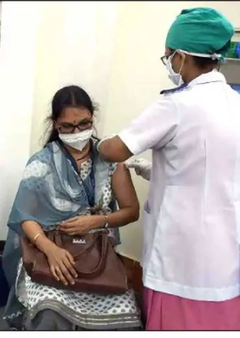 இந்தியாவின் திருத்தப்பட்ட கோவிட் -19 தடுப்பூசி கொள்கை