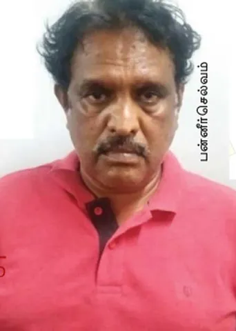 மோசடி மன்னனின் இரும்பு பெட்டகம்! காவல் காக்கும் போலீஸ்!