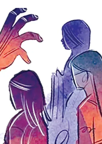 பாலியல் சீண்டலில் சிக்கிய பேராசிரியர் -5 மாணவிகள் அதிரடி புகார்!