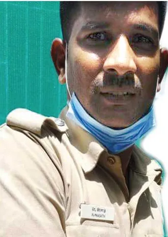 கடைவீதியில் புரண்டு கார் திருடனை மடக்கிய சபாஷ் காவலர்!