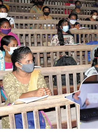 ஆன்லைனிலிருந்து விடுதலை! ஆசிரியர்-மாணவர் மகிழ்ச்சி நீடிக்குமா?