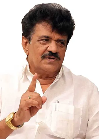 கவர்னரை வைத்து ஏதோ திட்டமிடுகிறார்கள்! -திருச்சி வேலுச்சாமி அதிரடி!