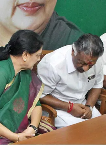 இ.பி.எஸ். Vs ஓ.பி.எஸ். சசிகலா சதுரங்க ஆட்டம்! -அ.தி.மு.க.வில் டென்ஷன்!