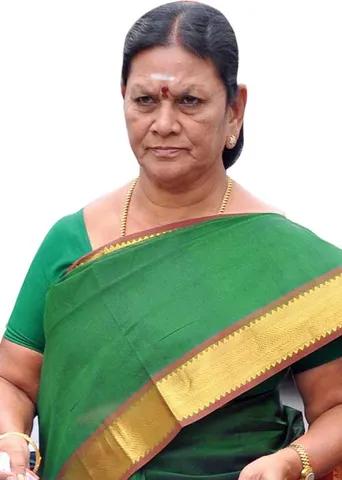 சத்துணவு வேலை மோசடி! வசமாக சிக்கும் முன்னாள் பெண் அமைச்சர்!