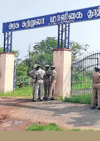 அமைச்சர் ஆதரவாளர் அடாவடி!