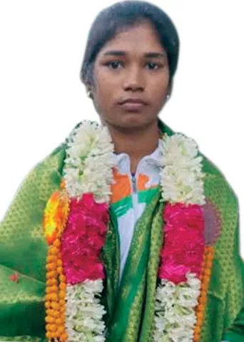 கபடியில் சாதித்த கிராமத்து மாணவி! கை கொடுப்பாரா முதல்வர்? -எதிர்பார்ப்பில் கிராம மக்கள்!