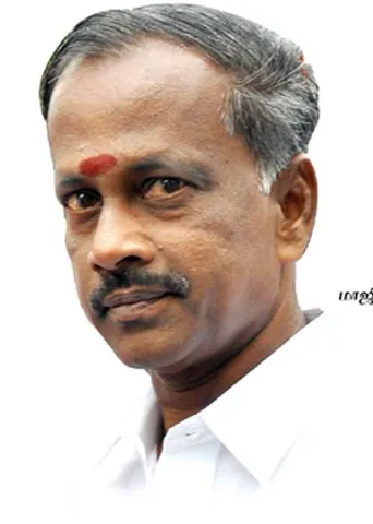 அமைச்சரிடம் சரணடைந்த மாஜியின் பஞ்சப் பாட்டு!