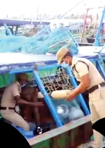 மீனவ கிராமங்களில் கஞ்சா! -வேதனையில் நாகை மீனவர்கள்!