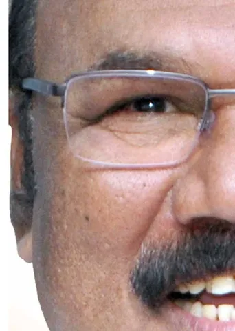 ஜெகஜ்ஜால ஜெயக்குமார்!
