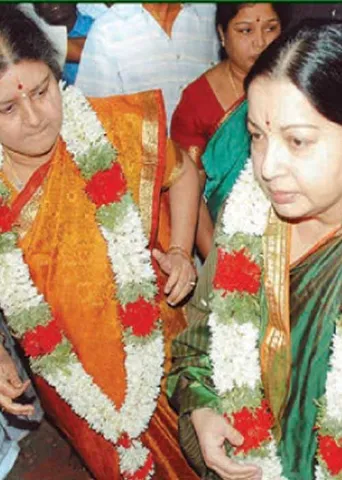 மீண்டும் சசிகலா! கேள்விக்குறியான எடப்பாடியின் எதிர்காலம்!