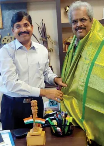 ரிட்டையர்டு ஆகும் அதிகாரிகளிடம் பேரம்! படியாவிட்டால் சஸ்பெண்ட்! -அதிர்ச்சியில் அரசு ஊழியர்கள்!